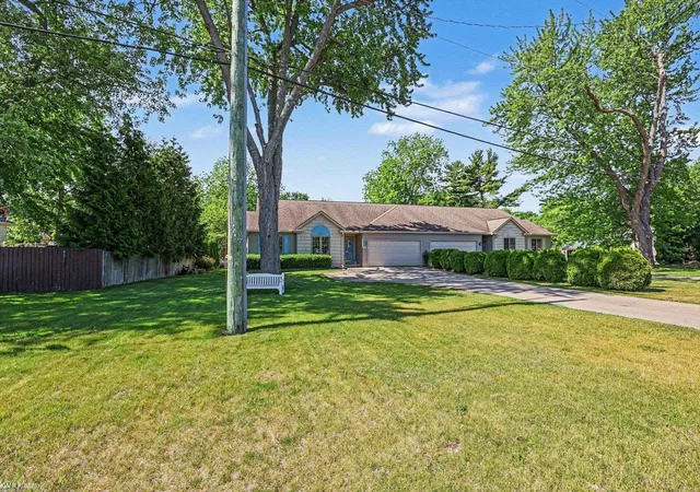 Homes for sale in Algonac, MI | 393 Pointe Tremble Rd, Algonac, MI 48001 | MLS# 50210566