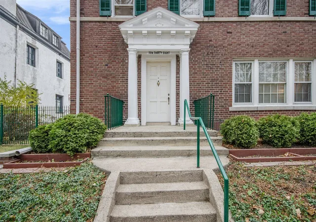 2nd image of 1038 Parker St, Detroit, MI 48214 | MLS# 70506295