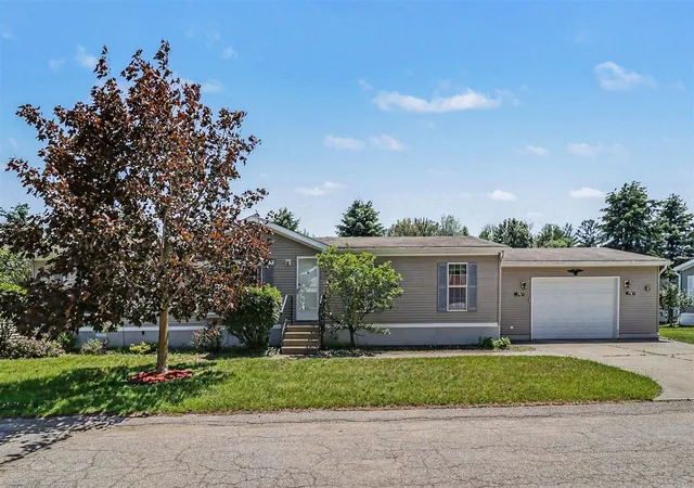 Homes for sale in Ludington, MI | 3757 W Woodview Dr, Ludington, MI 49431 | MLS# 70539210