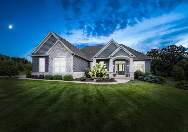 Photo 2 of Sale Pending at 71403 Kestrel Dr, Niles, MI 49120 | MLS# 70553673 | Listing updated on 2026-08-26