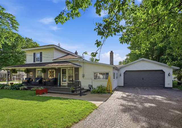 Homes for sale in Wayland, MI | 338 Park St, Wayland, MI 49348 | MLS# 70534589