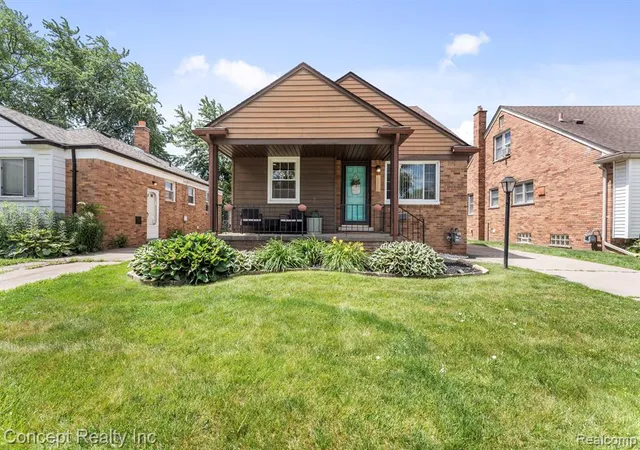 Homes for sale in Allen Park, MI | 15651 Russell Ave, Allen Park, MI 48101 | MLS# 61009547
