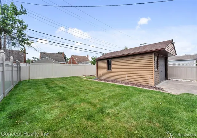 Homes for sale in Allen Park, MI | 15651 Russell Ave, Allen Park, MI 48101 | MLS# 61009547