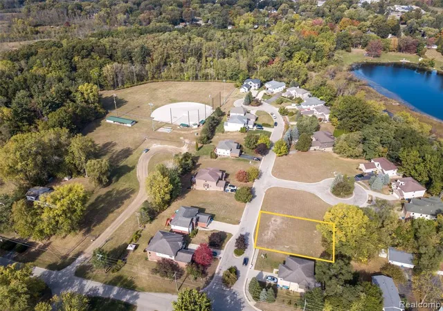 Photo 4 of Land for sale at 256 Madeleine Ln, Waterford, MI 48328 | MLS# 60945459 | Listing updated on 2026-04-10