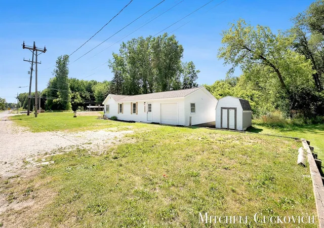 4th image of 402 W Washington St, Sheridan, MI 48884 | MLS# 70544680