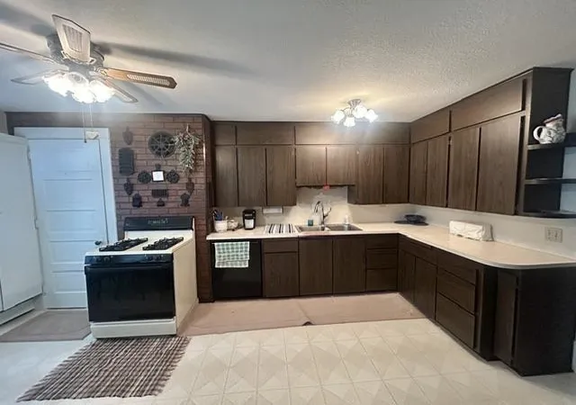3rd image of 300 W Maple St, Gladwin, MI 48624 | MLS# 50214750