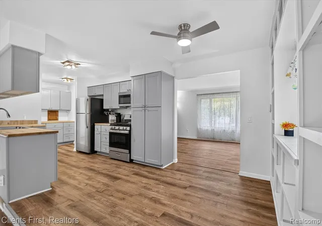 Photo 2 of Sale Pending at 399 Surrey Hts, Westland, MI 48186 3760 | MLS# 61023772 | Listing updated on 2026-09-17