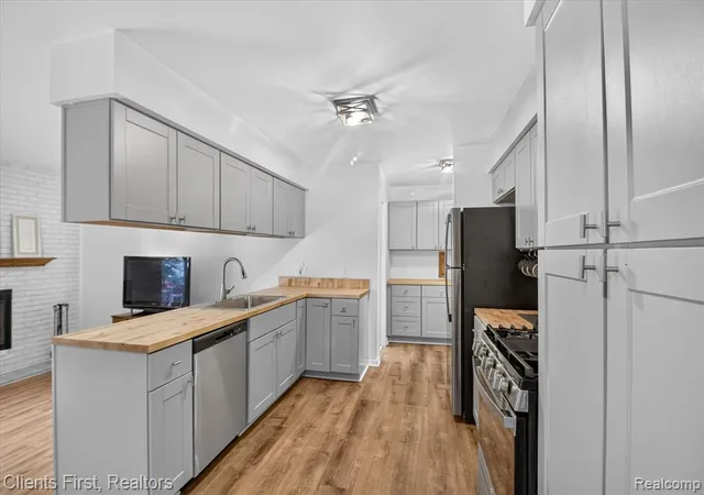 Photo 3 of Sale Pending at 399 Surrey Hts, Westland, MI 48186 3760 | MLS# 61023772 | Listing updated on 2026-09-19