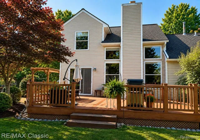 Photo 2 of Sale Pending at 818 Yorick Path #11, Wixom, MI 48393 | MLS# 61018101 | Listing updated on 2026-08-11