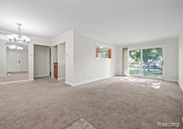 Homes for sale in Royal Oak, MI | 3551 W 14 Mile Rd, Royal Oak, MI 48073