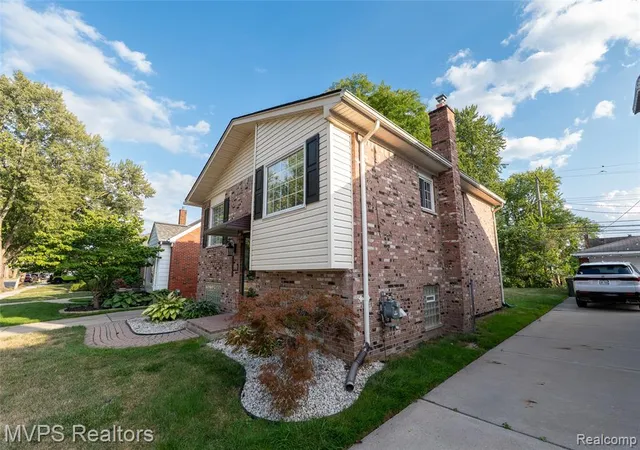 Photo 3 of Single family home for sale at 22708 Alger St, Saint Clair Shores, MI 48080 3801 | MLS# 61025716 | Listing updated on 2026-09-10