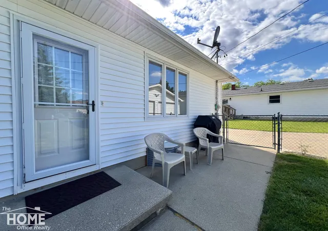 Homes for sale in Owosso, MI | 809 Moore St, Owosso, MI 48867 | MLS# 50212354