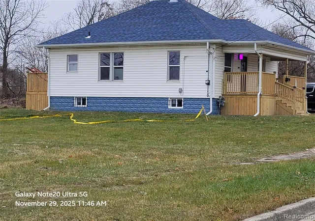 Homes for sale in Flint, MI | 630 E Dartmouth St, Flint, MI 48505 | MLS# 60972777