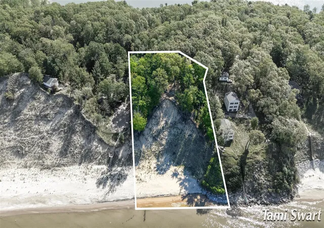 27th image of 3383 Winnetaska Rd, Norton Shores, MI 49441 | MLS# 70535682