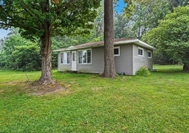 Photo 2 of Single family home for sale at 45296 15th Avenue, Bloomingdale, MI 49026 | MLS# 70546392 | Listing updated on 2026-09-04