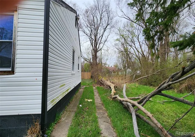 4th image of 11741 Whithorn St, Detroit, MI 48205 3744 | MLS# 60986737