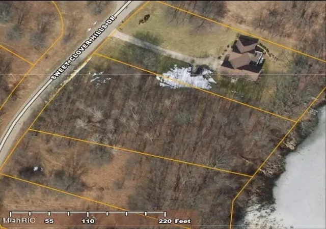 Homes for sale in Jonesville, MI | 6117 Sweet Clover Hills Dr, Jonesville, MI 49250 | MLS# 70542530