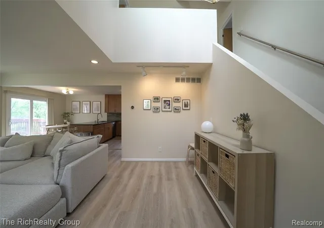 5th image of 2625 Northlawn Ave, Ypsilanti, MI 48197 | MLS# 61017934