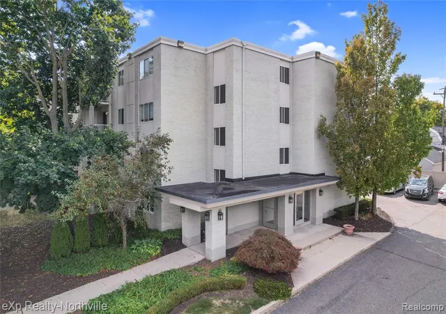 Photo 2 of Condo for sale at 770 Deer St #204, Plymouth, MI 48170 1729 | MLS# 61025541 | Listing updated on 2026-09-02