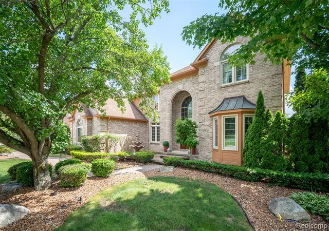 Photo 1 of Single family home for sale at 2935 Ivy Hl Dr, Commerce Township, MI 48382 | MLS# 61001966 | Listing updated on 2026-08-31