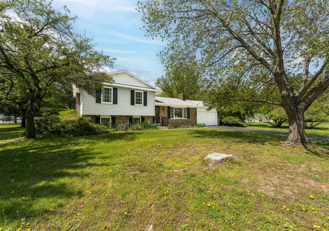 Homes for sale in Marshall, MI | 301 Sherman Dr, Marshall, MI 49068 | MLS# 70530846