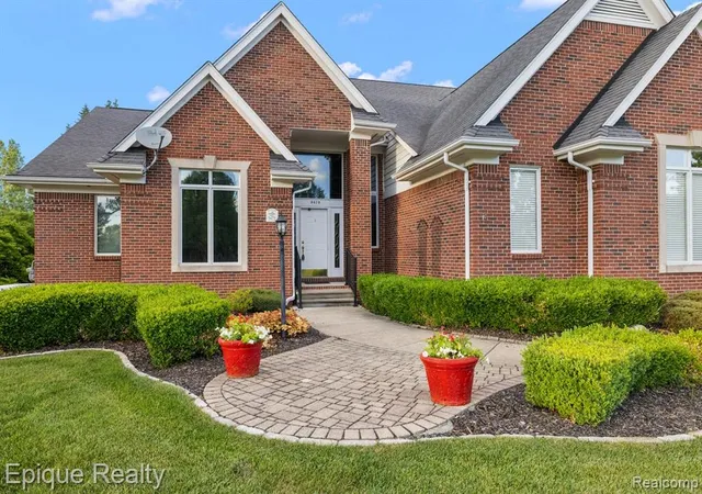 3rd image of 5675 Golf Pointe Dr, Clarkston, MI 48348 | MLS# 61003469