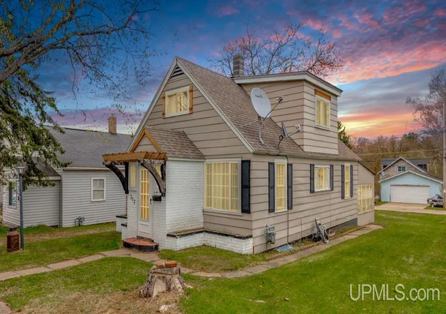 Homes for sale in Kingsford, MI | 317 Doraland St, Kingsford, MI 49802 | MLS# 50207246
