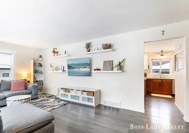 Photo 4 of Sale Pending at 1512 Rossman Ave, Grand Rapids, MI 49507 | MLS# 70542414 | Listing updated on 2026-07-06