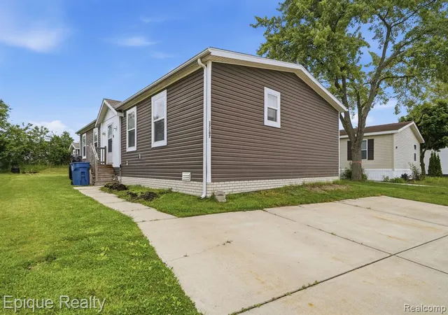 Homes for sale in Davisburg, MI | 17107 Detroiter, Davisburg, MI 48350 | MLS# 61003786