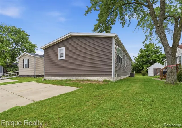 Homes for sale in Davisburg, MI | 17107 Detroiter, Davisburg, MI 48350 | MLS# 61003786