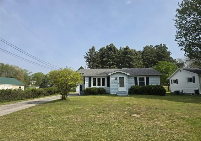 Homes for sale in Ludington, MI | 817 E Melendy St, Ludington, MI 49431 | MLS# 70534336