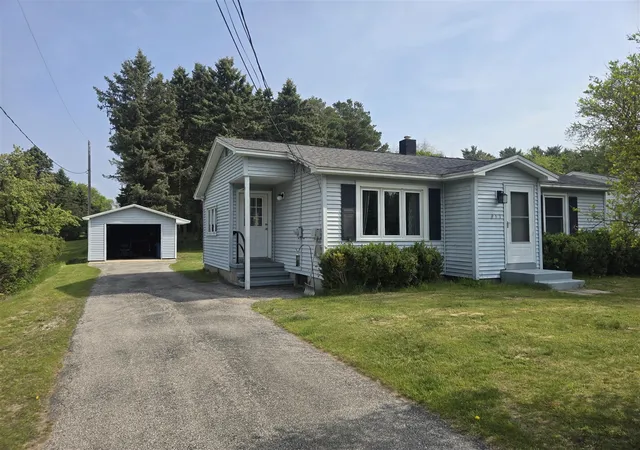 4th image of 817 E Melendy St, Ludington, MI 49431 | MLS# 70534336