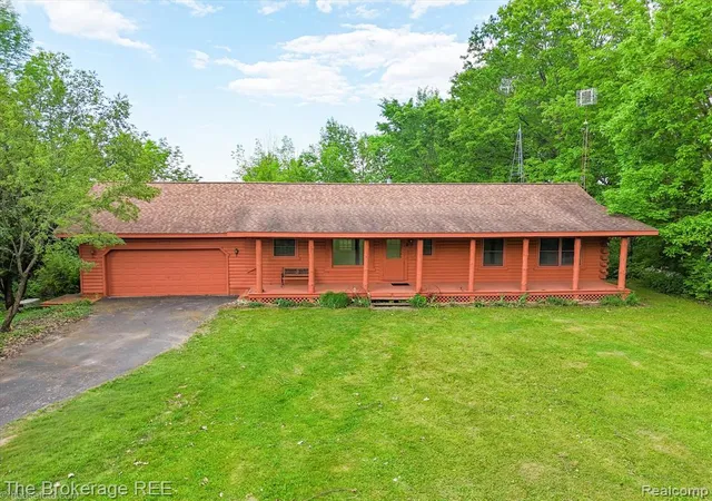 Homes for sale in Lapeer, MI | 1077 Hadley Rd, Lapeer, MI 48446 | MLS# 60997284