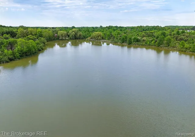 Homes for sale in Lapeer, MI | 1077 Hadley Rd, Lapeer, MI 48446 | MLS# 60997284