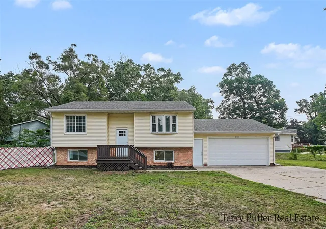 Photo 2 of Sale Pending at 3942 Hall Rd, Muskegon, MI 49442 | MLS# 70552066 | Listing updated on 2026-09-10