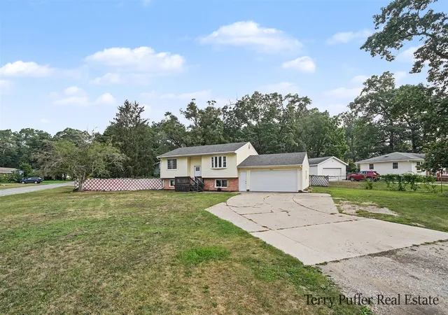 Photo 3 of Sale Pending at 3942 Hall Rd, Muskegon, MI 49442 | MLS# 70552066 | Listing updated on 2026-09-10