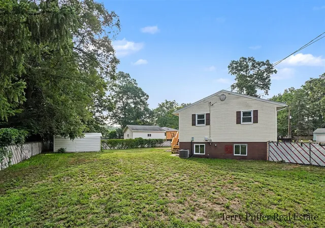 Photo 3 of Sale Pending at 3942 Hall Rd, Muskegon, MI 49442 | MLS# 70552066 | Listing updated on 2026-09-10