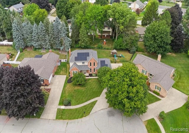 Photo 4 of Sale Pending at 47608 Cheryl Ct, Shelby Township, MI 48315 | MLS# 61023063 | Listing updated on 2026-09-06
