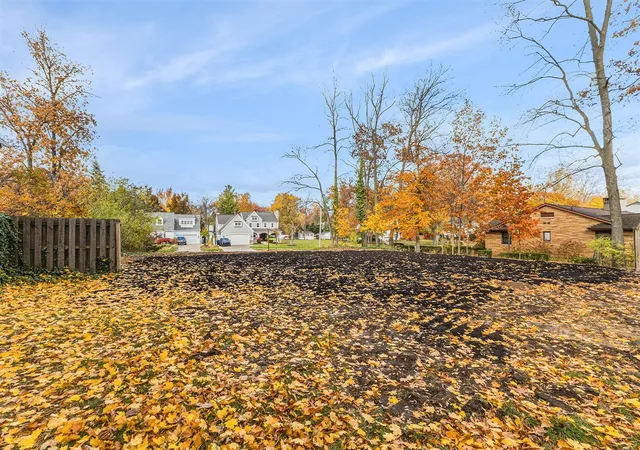 Photo 4 of Sale Pending at 2656 Beechwood Dr, Grand Rapids, MI 49506 | MLS# 70505005 | Listing updated on 2026-03-25