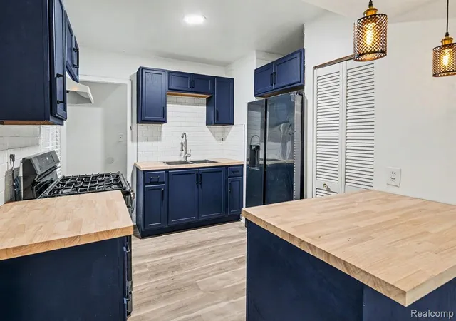 Photo 4 of Single family home for sale at 20510 Broadacres St, Clinton Township, MI 48035 4014 | MLS# 61024320 | Listing updated on 2026-09-27
