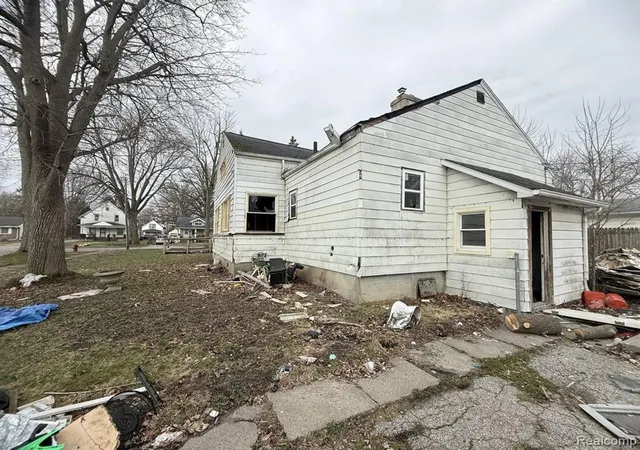 Homes for sale in Saginaw, MI | 704 Vermont St, Saginaw, MI 48602 | MLS# 60986700
