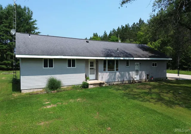 Photo 2 of Single family home for sale at 4815 Southside Rd, Manistique, MI 49854 | MLS# 50216469 | Listing updated on 2026-09-22