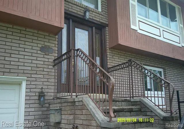 2nd image of 9531 W Outer Dr, Detroit, MI 48223 | MLS# 60937584
