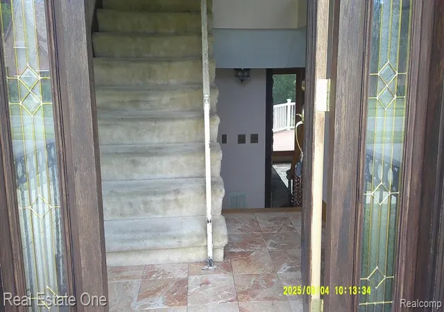 3rd image of 9531 W Outer Dr, Detroit, MI 48223 | MLS# 60937584