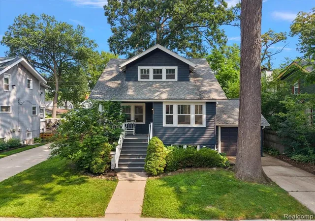 2nd image of 529 Hawthorn Ave, Royal Oak, MI 48067 | MLS# 61016021