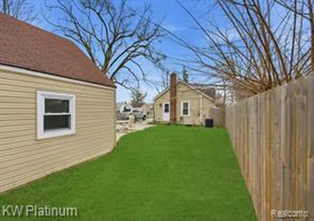 Homes for sale in Harper Woods, MI | 20919 Hollywood St, Harper Woods, MI 48225 | MLS# 61008977
