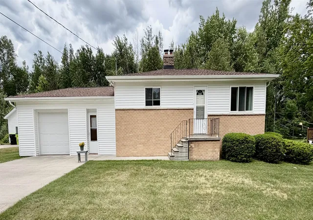 Homes for sale in Pinconning, MI | 216 E 8th Street Street, Pinconning, MI 48650 | MLS# 50211688