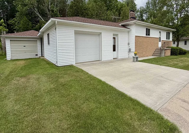 Homes for sale in Pinconning, MI | 216 E 8Th Street Street, Pinconning, MI 48650 | MLS# 50211688