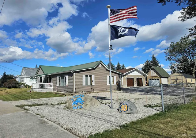 Photo 1 of Single family home for sale at 224 N 5th Street, Manistique, MI 49854 | MLS# 50218770 | Listing updated on 2026-08-17