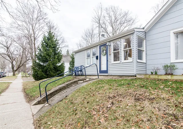 Homes for sale in Chelsea, MI | 553 W Middle St, Chelsea, MI 48118 | MLS# 70521652